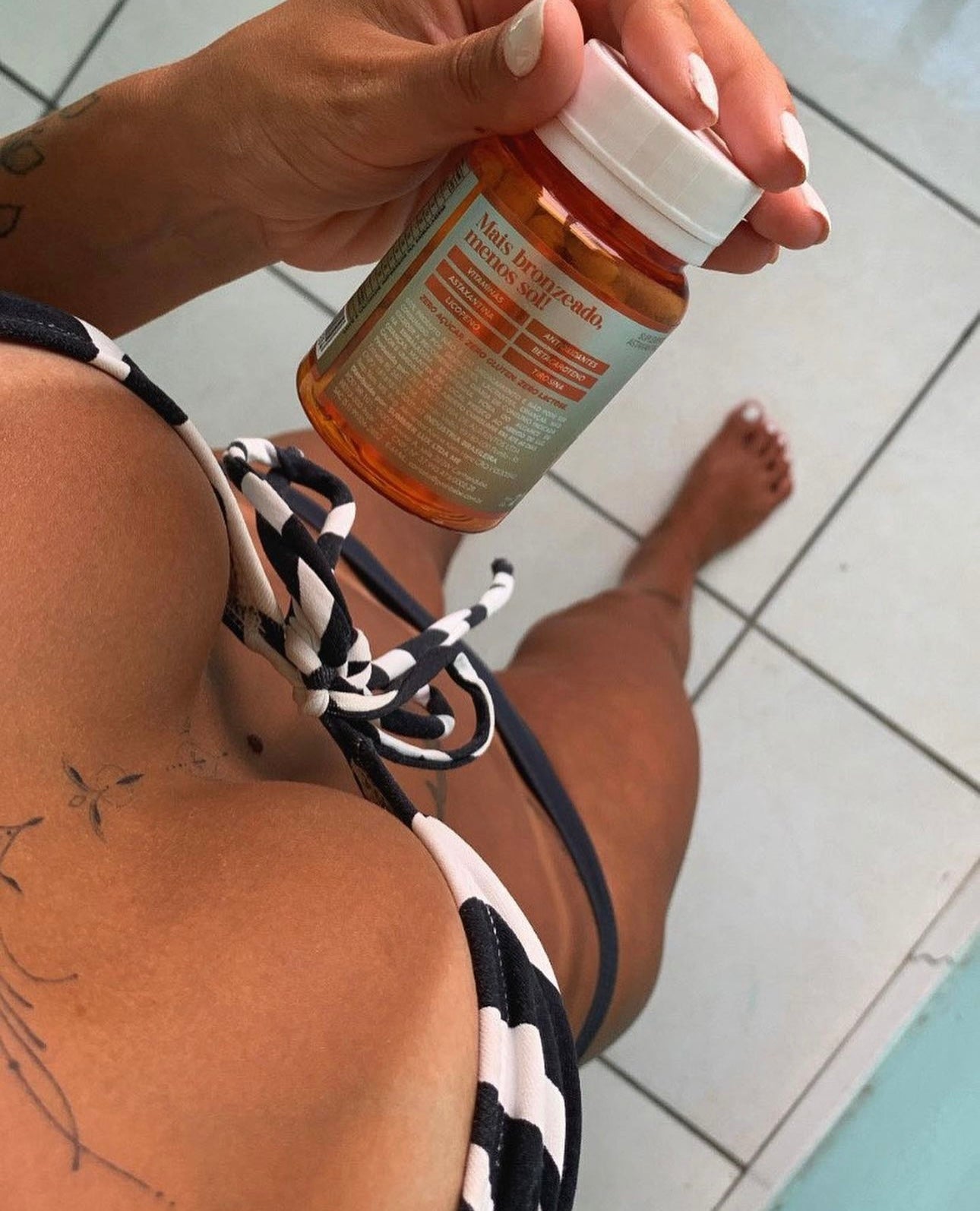 NUDE ( for 2 months ) Sunless tanning pills